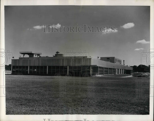 1961 Press Photo Grumman Aircraft Corp. electronic systems center - ned07093 - Historic Images