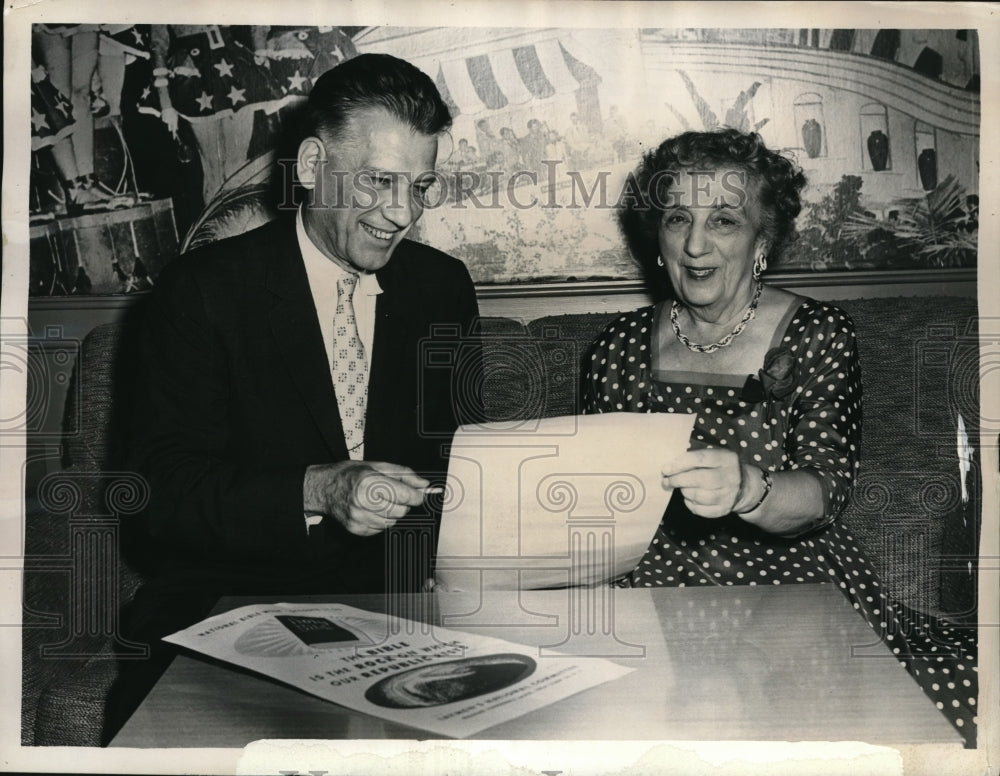 1955 Press Photo - Historic Images