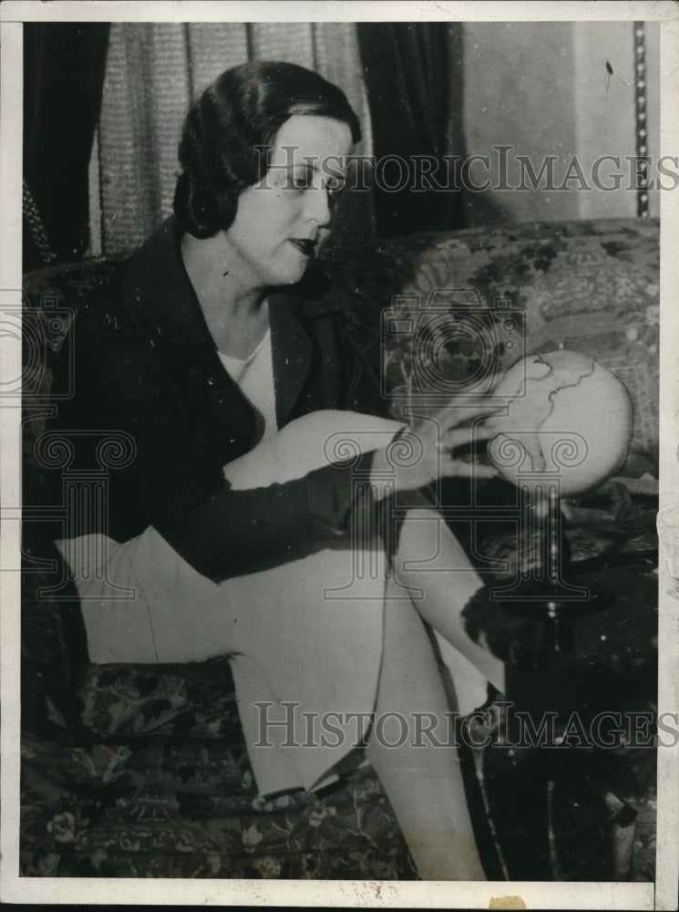 1932 Press Photo Mrs Bennett Gritfin wife of Oklahoma pilot at her home - Historic Images