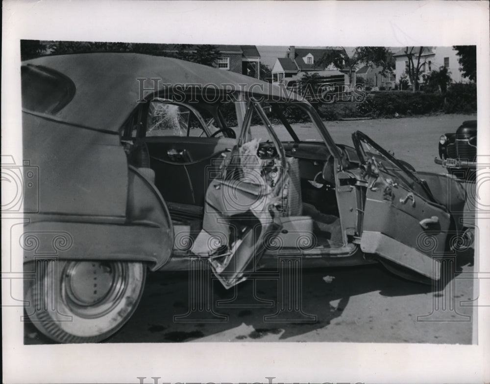 1950 Press Photo Autowreck Before Tom Hylton Took It Home - Historic Images