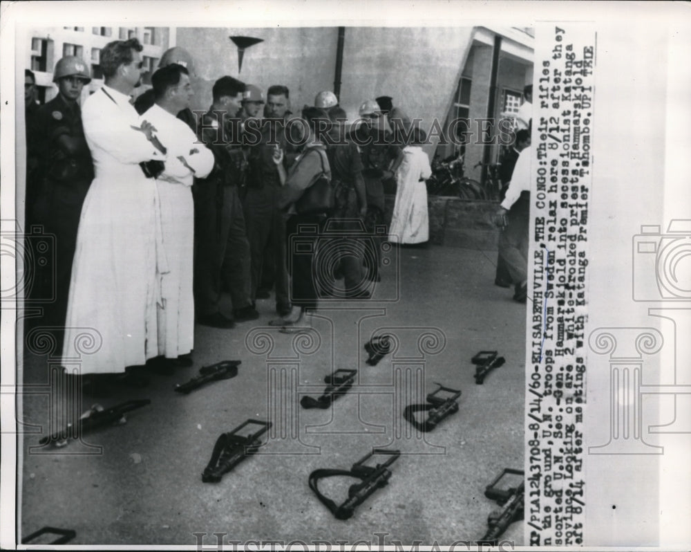 1960 Media Photo U.N.troops relax after they escorted Sec. Hammarskjold-Historic Images