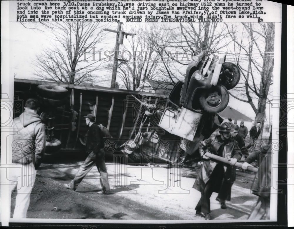 1959 Press Photo Duane Brubaker&#39;s car crashes into truck on US12 - Historic Images