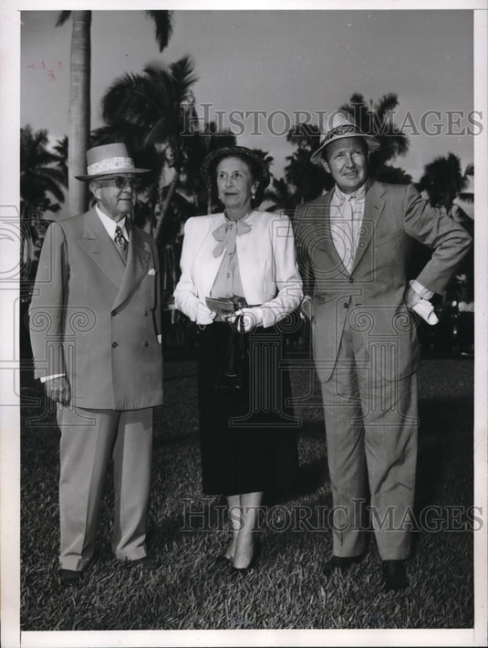 1948 Press Photo Mr. & Mrs.Wright and Arnold Hanger at the Running of Ground Hog - Historic Images