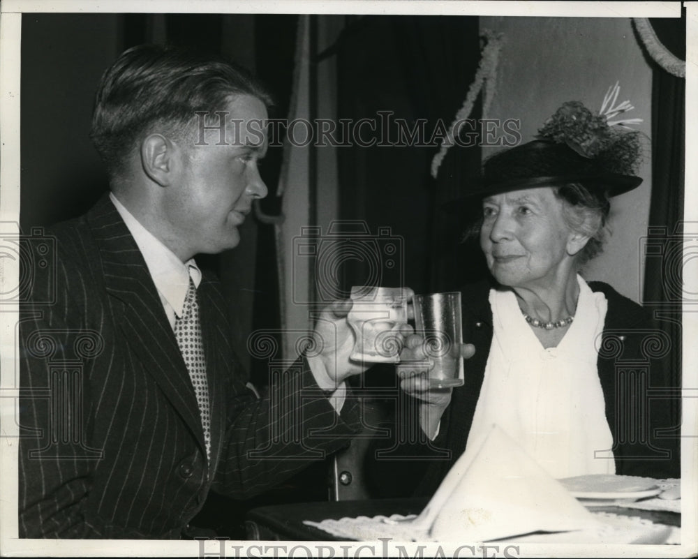 1939 Media Photo Civil Engineers W Blackwood Murray, Mrs A D Hawks Toast Landing-Historic Images