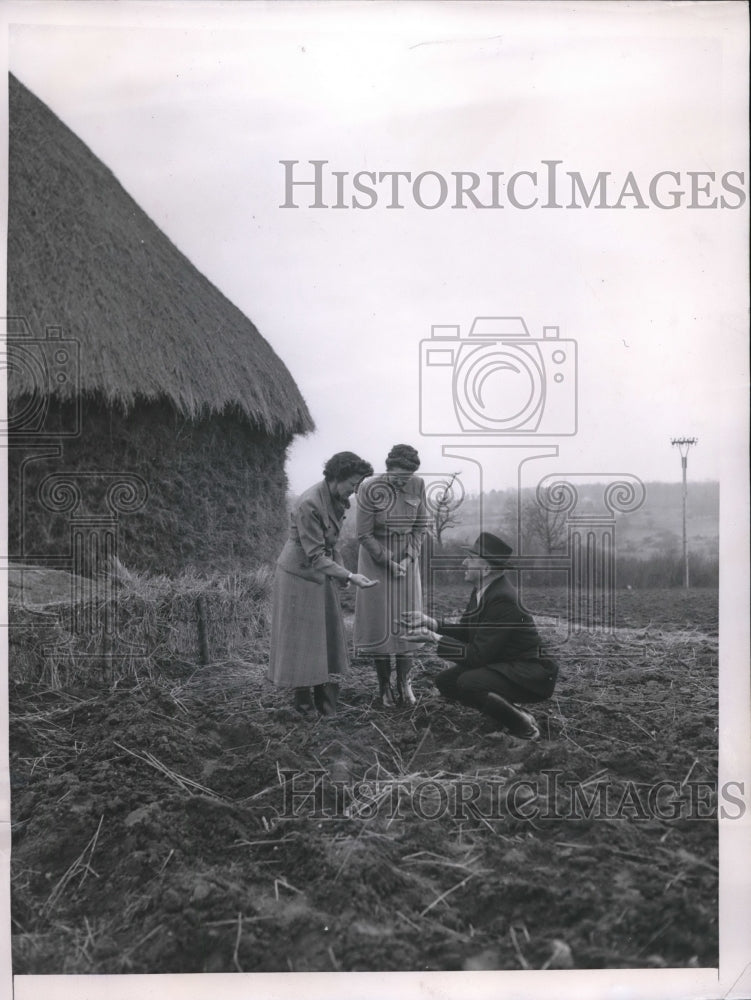 1949 Media Photo Mrs. O. Knudson, Mrs. Ella Meyers at Farm of Marcel Picard-Historic Images