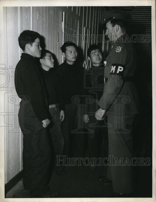 1946 Press Photo San Francisco , Jap fishermen & Pfc A Montedonico - Historic Images
