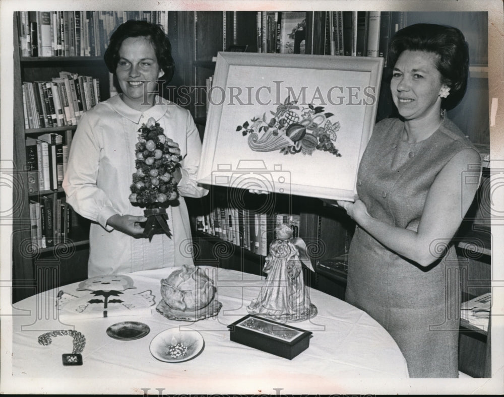 1968 Media Photo Mrs Richard Snively, Mrs Charles Match showcasing-Historic Images