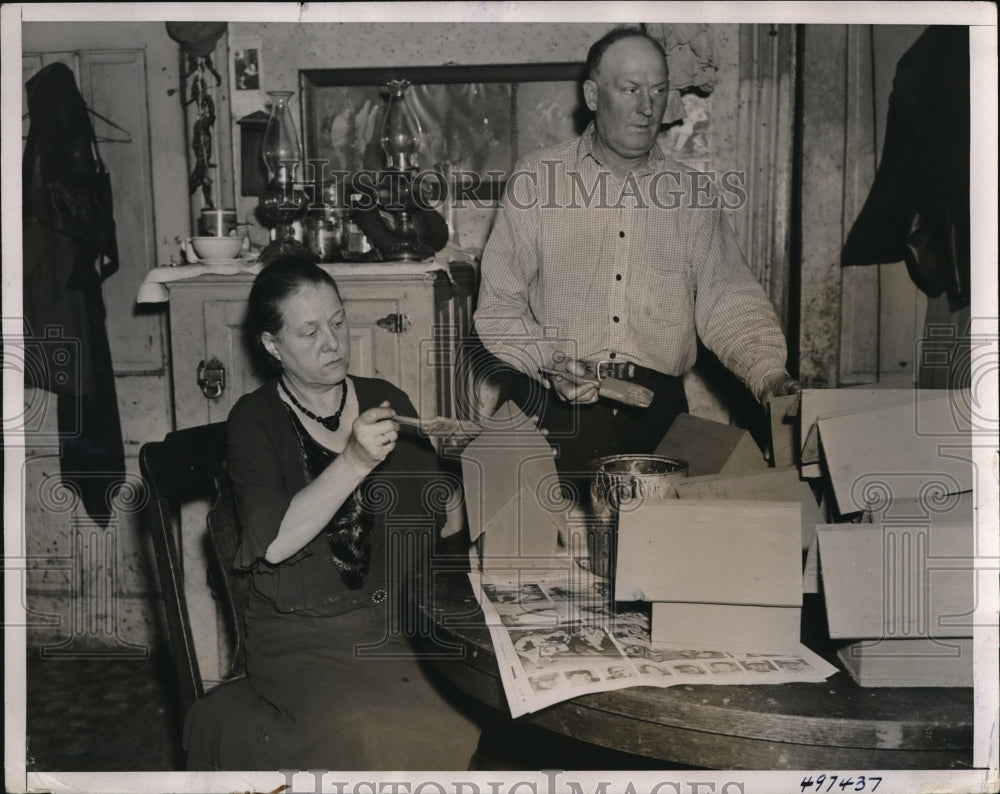 1939 Press Photo Mr &amp; Mrs Ed Scott of Columbus Ohio with donated food - Historic Images