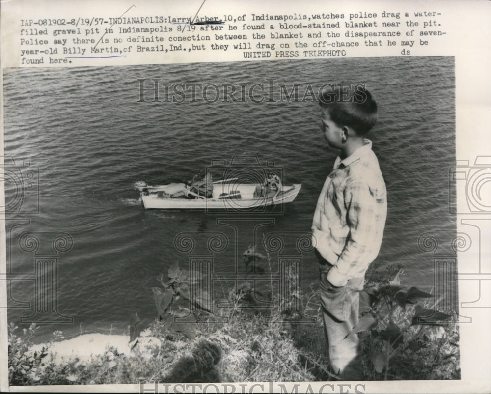 1957 Press Photo Police Remove Filled Gravel Pit In Indianapolis - Historic Images