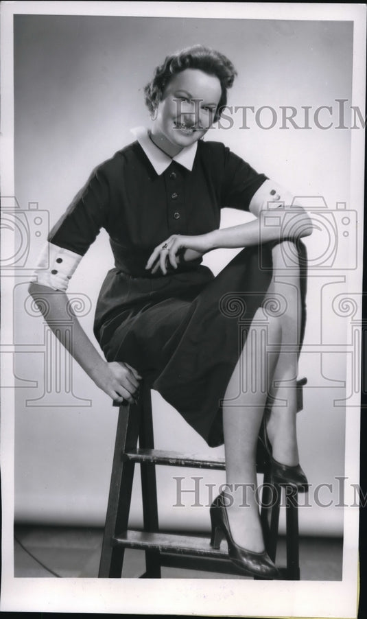 1954 Press Photo Mary Meyer named All Star for College All Stars - ned18918 - Historic Images