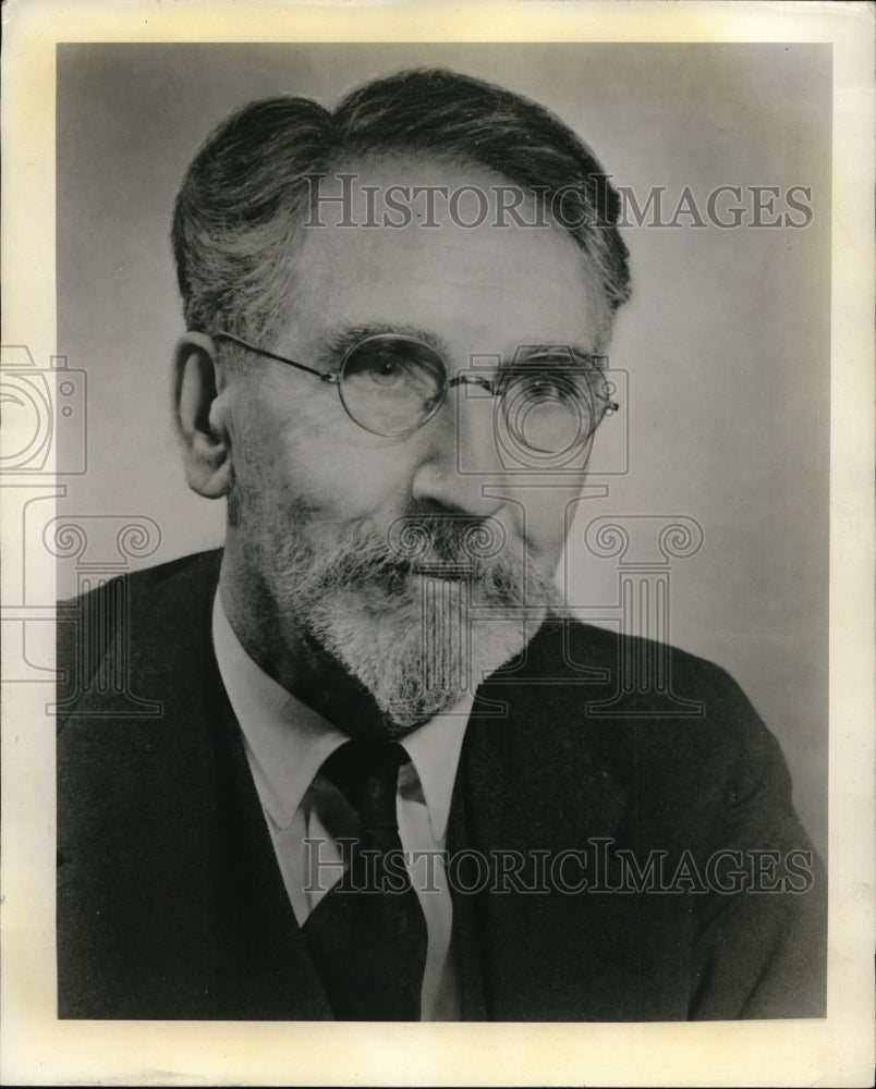 1946 Press Photo Dr. Sanford A. Moss Research Engineer For General Electric - Historic Images