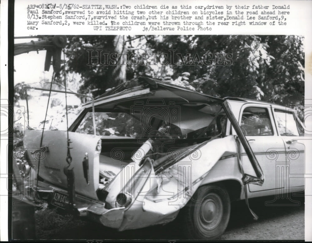 1962 Press Photo Fatal Crash in Seattle, Washington - ned19536 - Historic Images