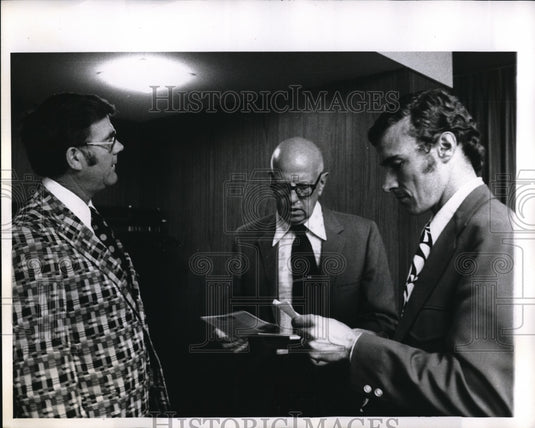 Press Photo Al Worthington pitching coach for Minn Twins lines up next Chapel - Historic Images
