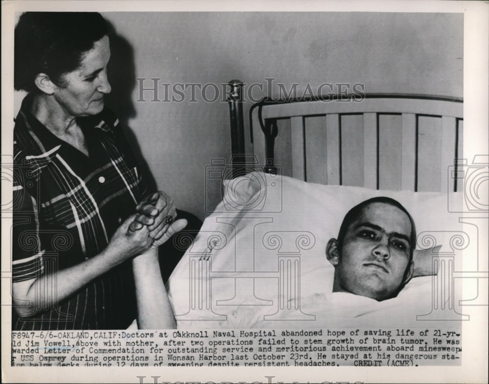 1951 Press Photo Jim Vowell and Mother At Oaknoll Naval Hospital - Historic Images