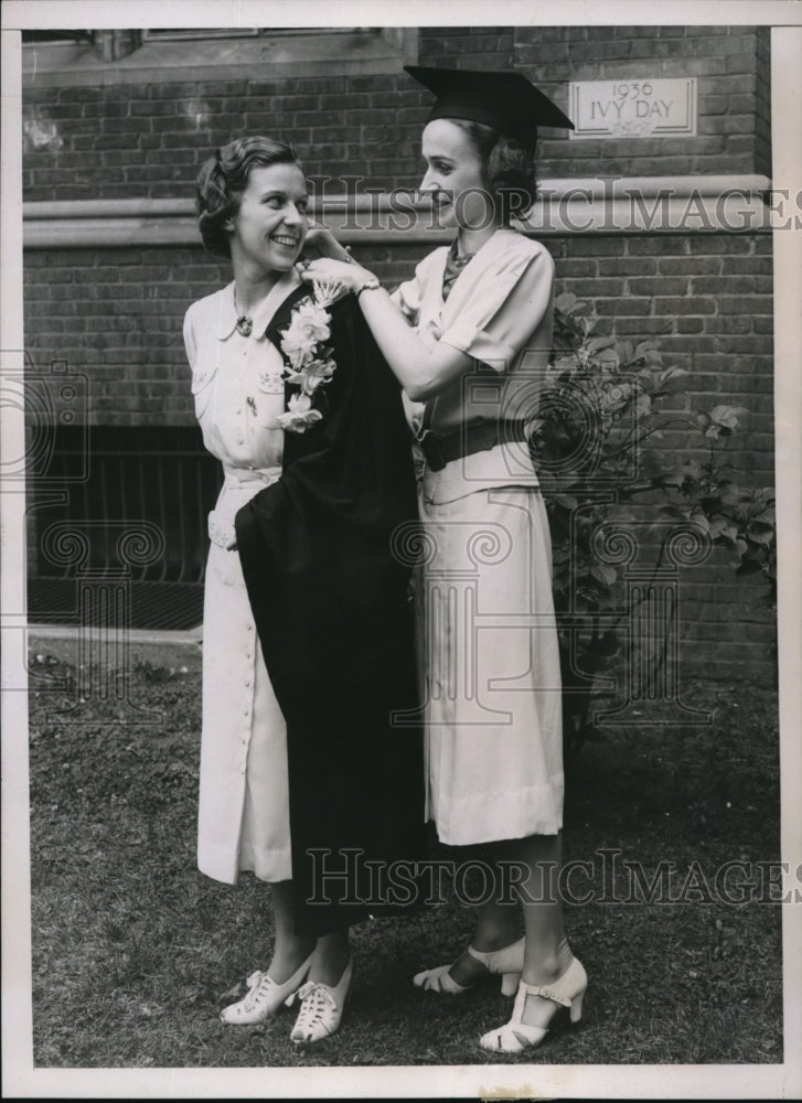 1938 Pennsylvania women observe 1938 Hey Day - Historic Images