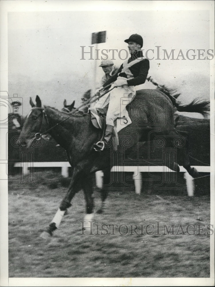 1935 Jack Drummer in entru in the Grand National Entry at England - Historic Images