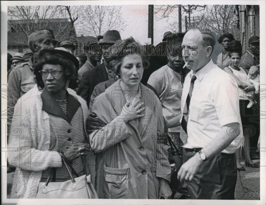 1967 Cleveland Ohio Peck's Grocery Store Owner Murdered Crime - Historic Images