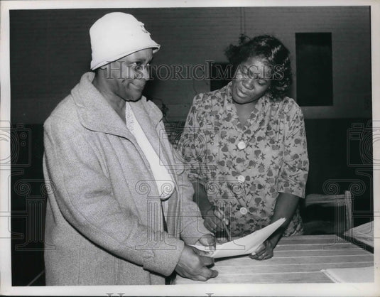 1962 Press Photo Janie Irvin Essie White Judge - Historic Images