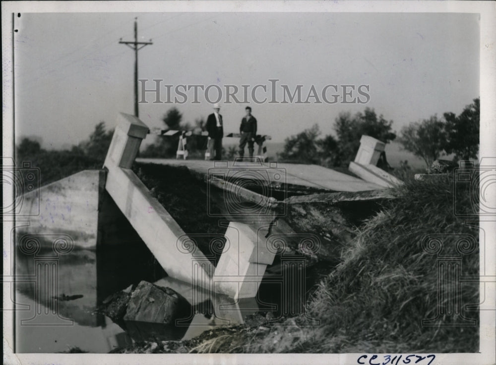 1935 Press Photo New Highway Bridge Over A Creek Washed Away By Flood - Historic Images