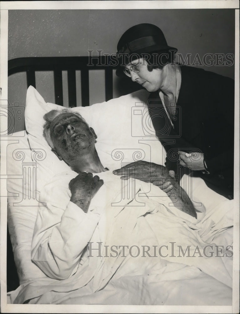 1934 Press Photo Injured in La Crescenta flood - Historic Images