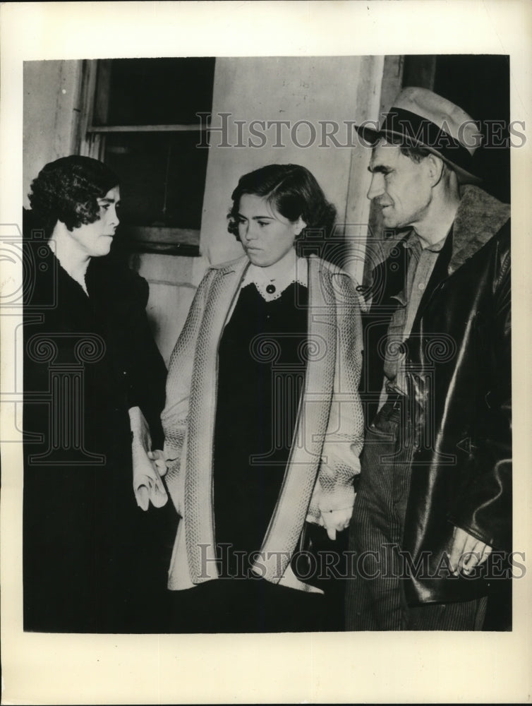 1937 Press Photo Her husband held as witness in three-year murder - Historic Images