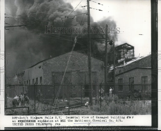 1956 Press Photo Explosion at the Mathieson Chemical Co. in Niagra Falls N.Y. - Historic Images