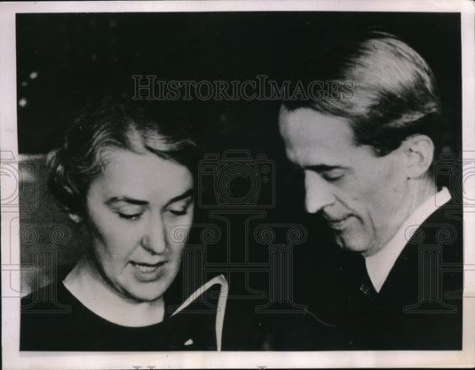 1936 Press Photo Marguerite Le Hand And Marvin McIntyre Caught By Reporters - Historic Images