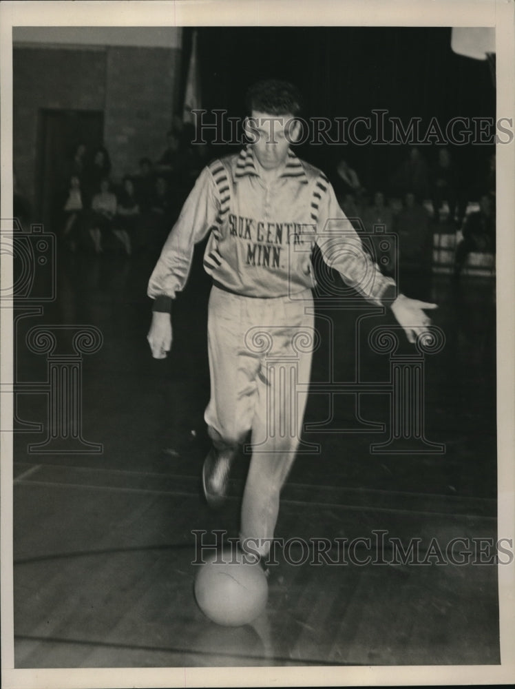1941 Press Photo William Hetzel, St. cloud professional trick shot artist - Historic Images