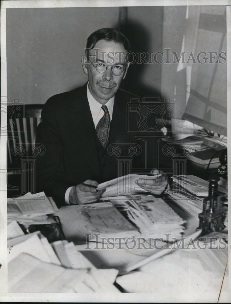 1934 Press Photo Ira Smith, white House Mail room Chief - ned36964 - Historic Images