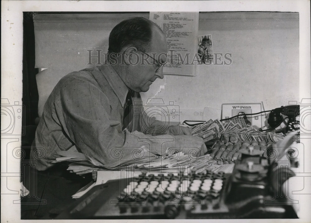1938 Press Photo L.R Reynolds Treasurer California Pension Plan Government - Historic Images