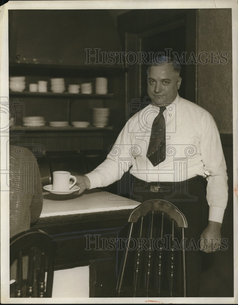 1932 Joseph Smrekar In Restaurant Bussines For Twenty Six Years - Historic Images