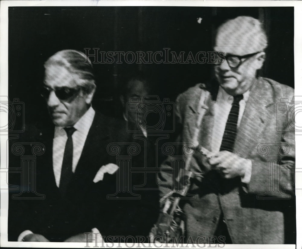1968 Press Photo Aristotle Onassis, greek tycoon discuss his business plans - Historic Images