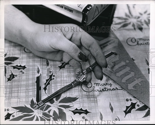 1952 Press Photo Photo of a women's watch - Historic Images