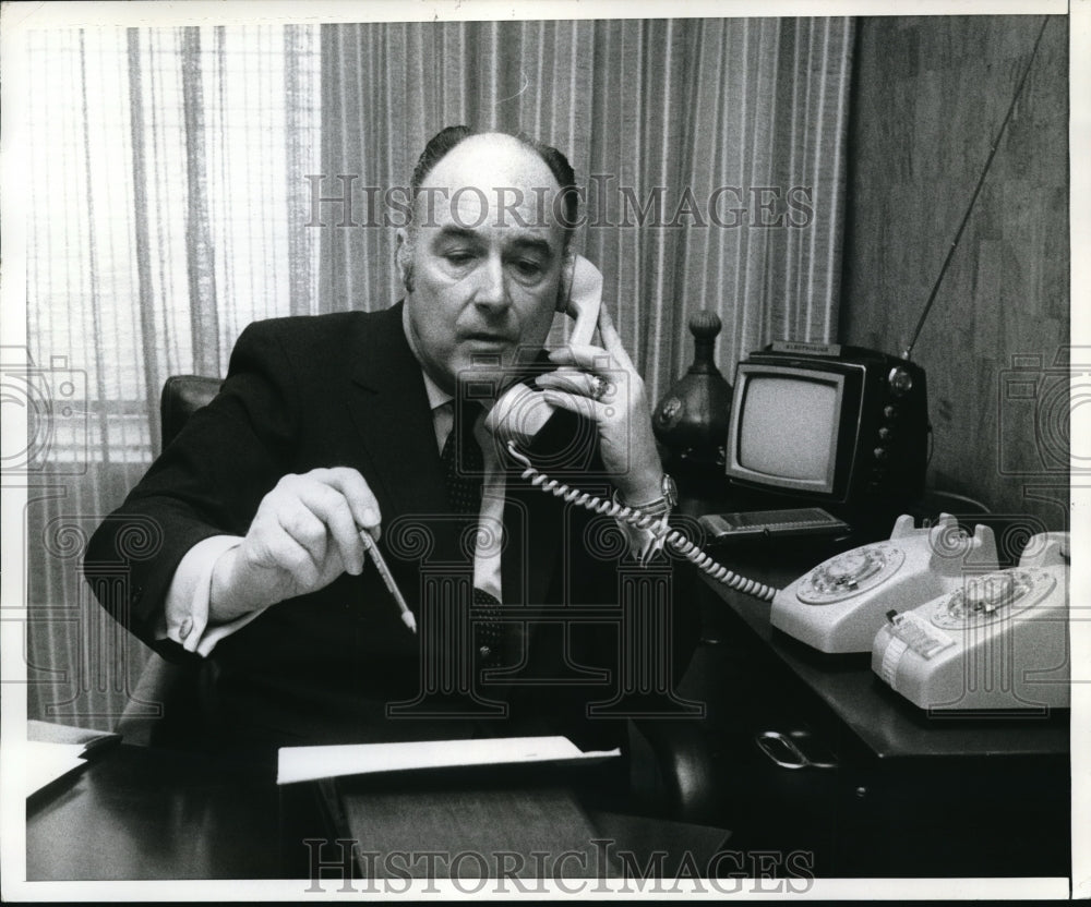 1970 Press Photo Walter Kennedy talks by his telephone from his office - Historic Images