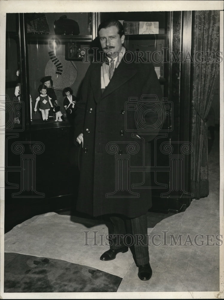 1932 Press Photo Oliver Baldwin for His Lecture Tour - Historic Images