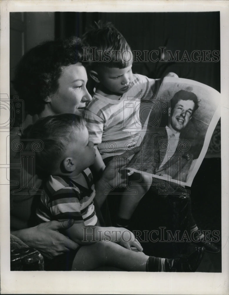 1950 Press Photo Mrs Ruby Smith, wife of Navy electrician mate - Historic Images