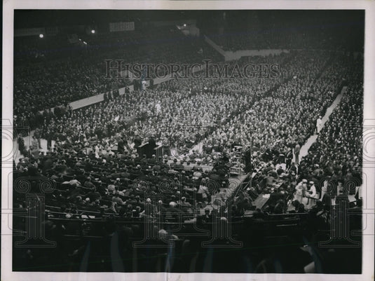 1936 Press Photo Mass Meeting Held by the Maritime Workers-Historic Images