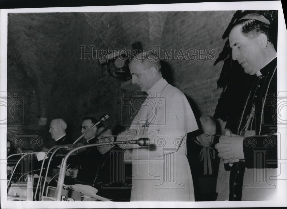 1967 Press Photo Pope Paul Vi at presidential table during the Synod of Bishop-Historic Images