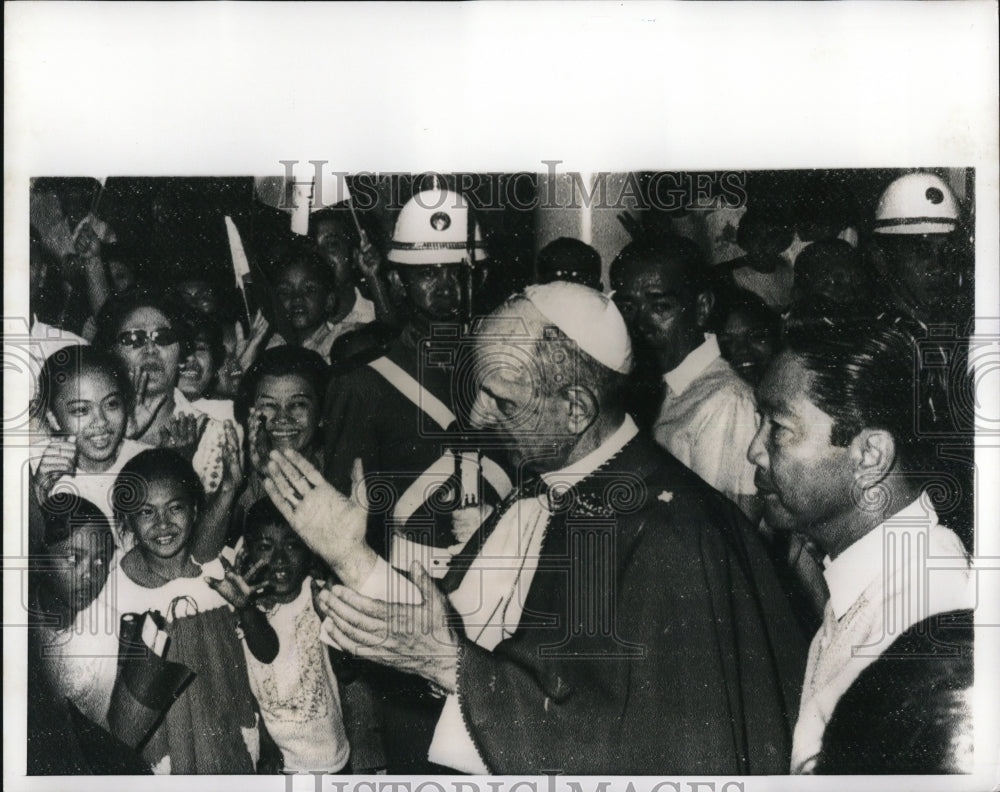 1970 Press Photo Pope Paul VI greets children at Malacanang Palace - Historic Images