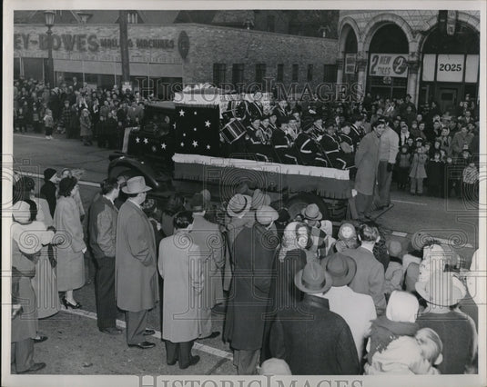 Undated Press Photo Parades - Historic Images