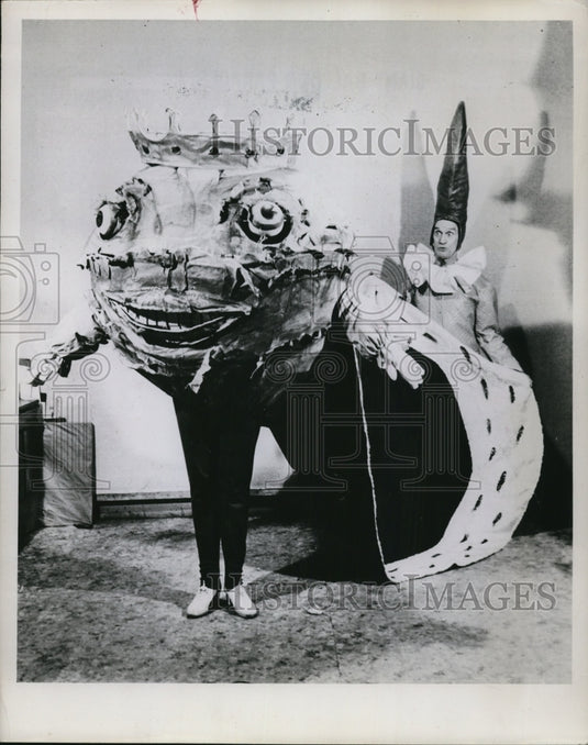 1951 Press Photo Giant Balloon Parade Christmas-Historic Images