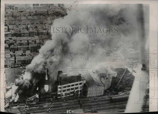 1953 Press Photo Aerial view of a seven alarm blaze at the Alabama warehouse - Historic Images
