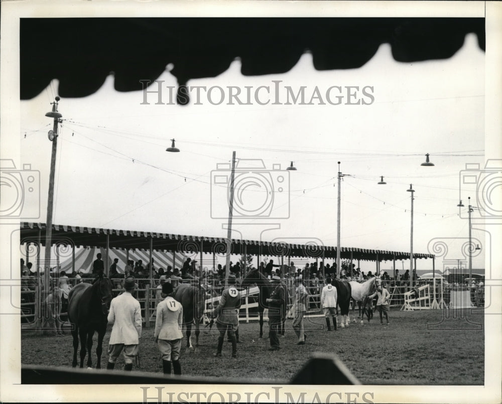 1939 Press Photo Judging Hunter Stake Event, North Shore Horse Show, Long Island - Historic Images