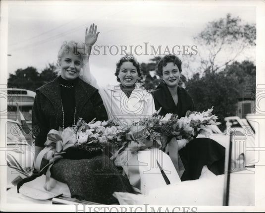 1954 Press Photo Esther Svelte, Lois Ayers Miss World & Sylvia Kader - Historic Images