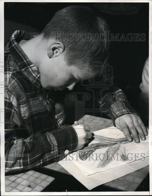 1960 Press Photo Buddy Doolittle loves to draw-Historic Images