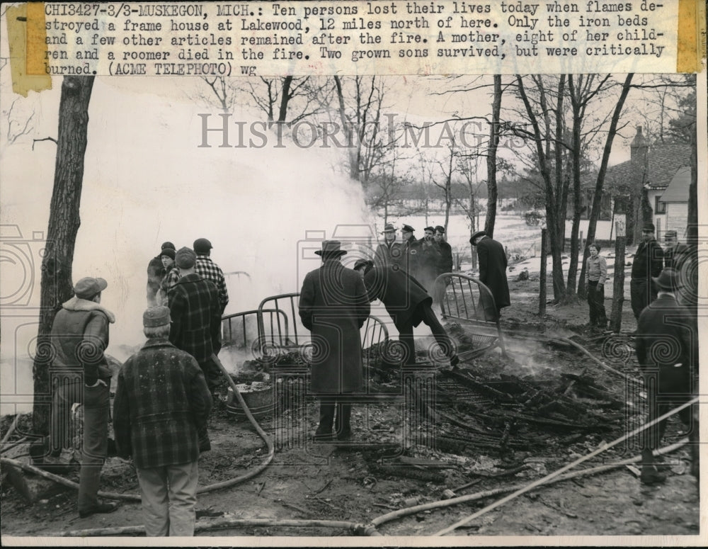 1949 Ten persons died when flames destroyed the Lakewood house - Historic Images