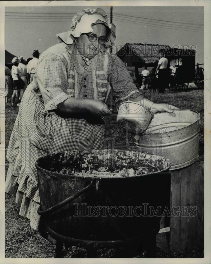 1959 Penn Dutch woman making soup Folk Festival-Historic Images