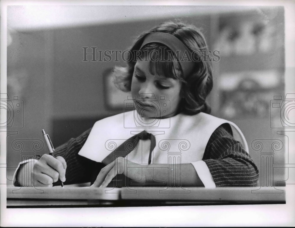 1953 Press Photo Jennifer Weinberg 6th grader Moreland Hills Elementary school-Historic Images