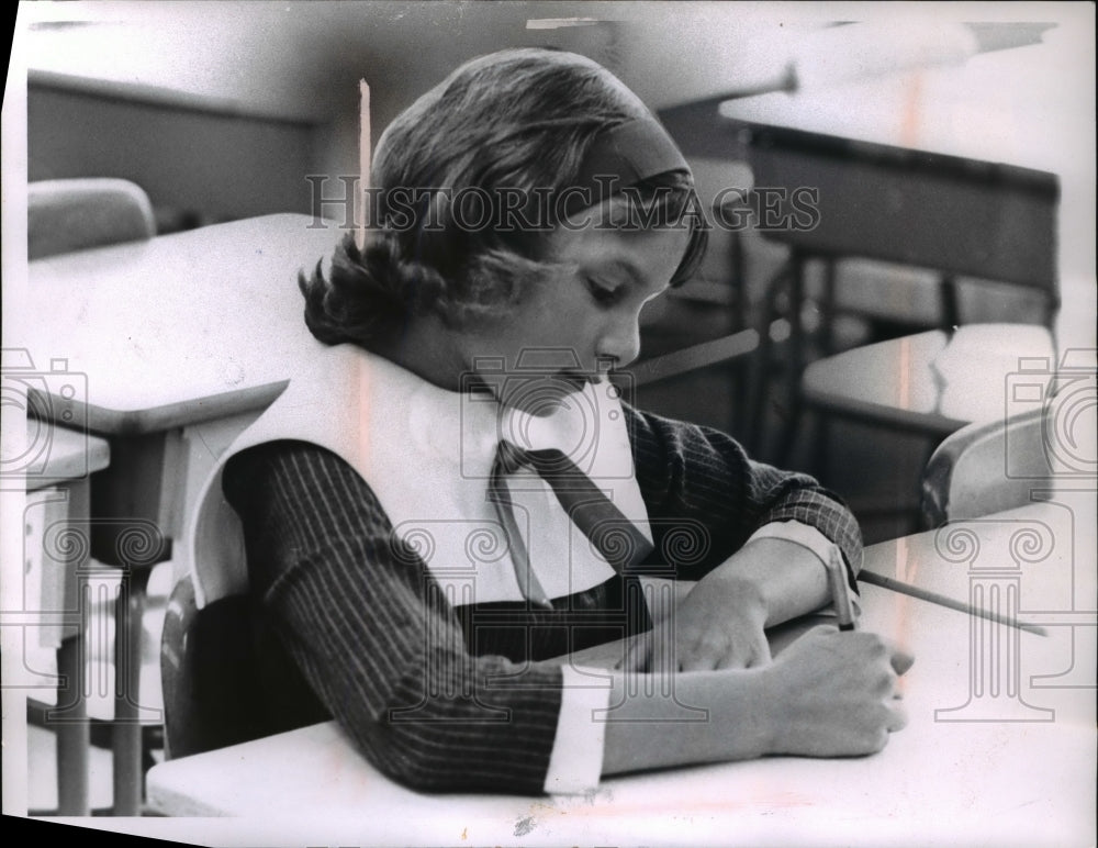 1963 Press Photo Jennifer Weinberg at Orange Elementary school - Historic Images