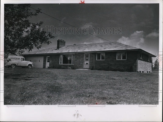 1966 Press Photo Calvin Apragul's home-Historic Images